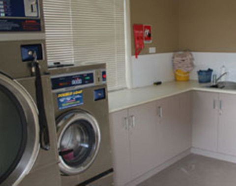 Cosmos Country Motor Inn - Tourism Gold Coast 1
