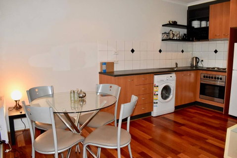 Cosy 1 Bedroom Apartment In Trendy Northcote - Tourism Gold Coast 2