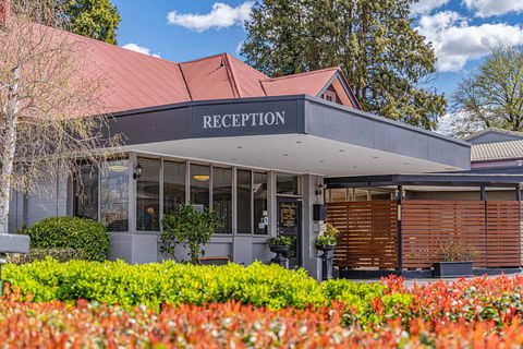 Cotswold Gardens - Tourism Gold Coast 1
