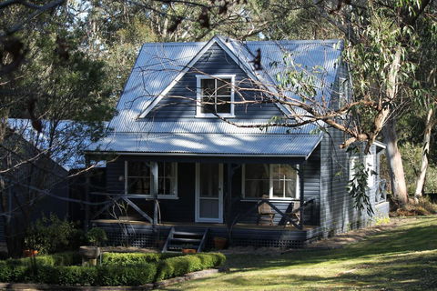 Cottage At 31 - Tourism Gold Coast 0