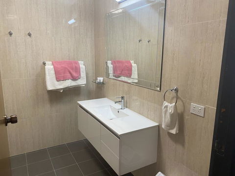Country Plaza Halls Gap - Tourism Gold Coast 3