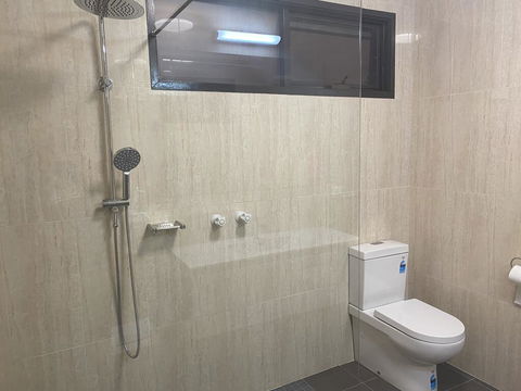 Country Plaza Halls Gap - Tourism Gold Coast 2