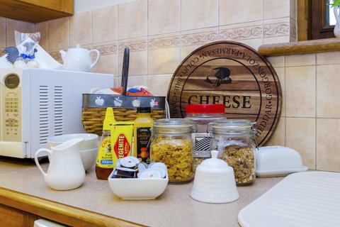 Country Pleasures Bed And Breakfast - Tourism Gold Coast 2