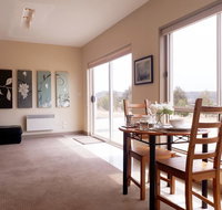 Couples Retreat with Mountain View Near Hobart - Tourism Gold Coast
