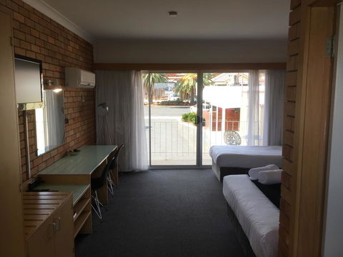 Court Street Motel - Tourism Gold Coast 0
