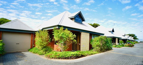 Cowrie Chalet - Tourism Gold Coast 0