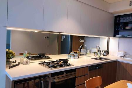 Cozy & Convenient 1Bdr Aparment + FREE Parking - Tourism Gold Coast 1