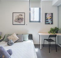 Cozy 2BR Apt 1MinWalkToTrain Bus Shopping Sleeps8 - Gold Coast