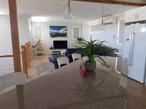 Cozzys Condo Luxury Beach House - Tourism Gold Coast 0