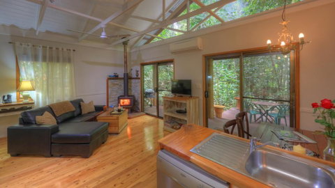 Crater Lakes Rainforest Cottages - Tourism Gold Coast 1