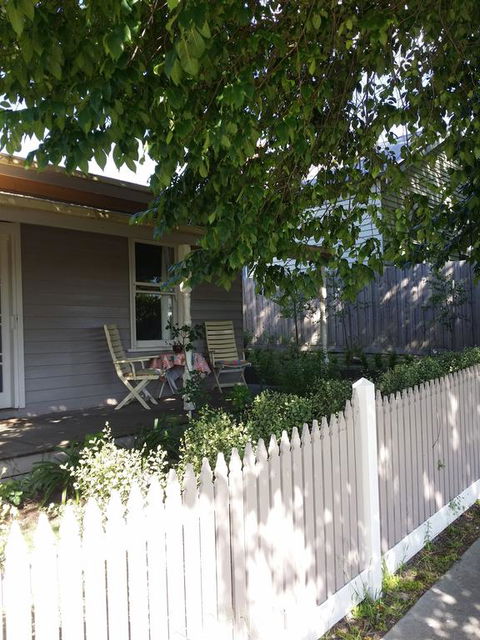 Cream Cottage - Tourism Gold Coast 3