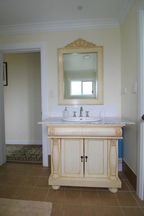 Crescent Haven, 2A View Street, - Gold Coast 3