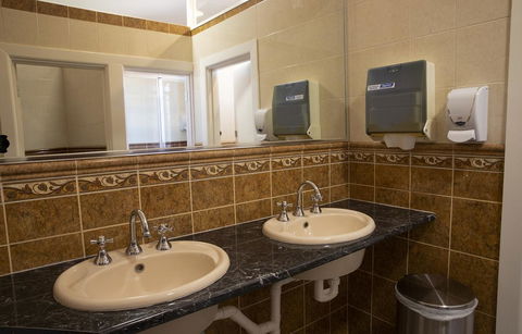 Criterion Hotel Gundagai - Tourism Gold Coast 2