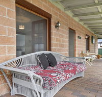 Cudgee - quaint cottage with separate cabin - Tourism Gold Coast