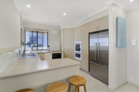 Currumbin Beachside Holiday Home - Tourism Gold Coast 3