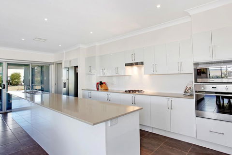 Cypress Point Lodge - Tourism Gold Coast 3