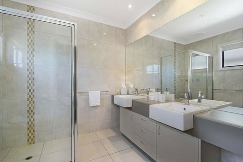 Cypress Townhouse 11 - Tourism Gold Coast 2
