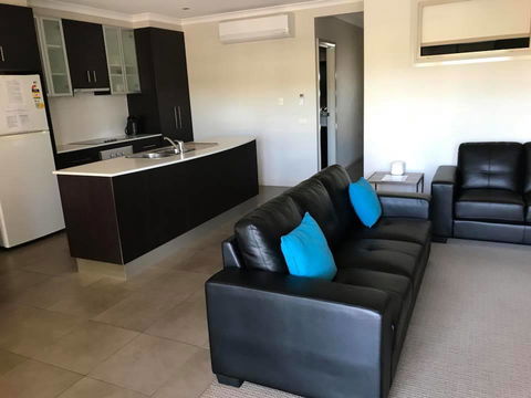 Cypress Water Front Apartments - Tourism Gold Coast 3