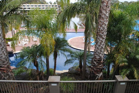 Cypress Waterfront Spa Apartment - Tourism Gold Coast 1