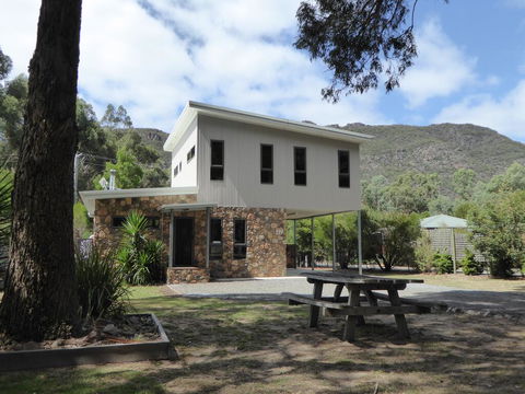 Dacelo - Tourism Gold Coast 0