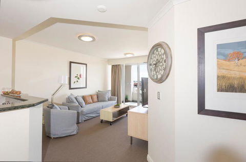 Darling Harbour Executive - Tourism Gold Coast 0