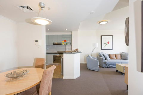 Darling Harbour Executive - Tourism Gold Coast 1