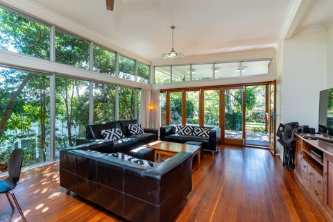 Decked Out For A Fantastic Holiday - Winnett St, Woorim (Upstairs Only) - Gold Coast 1