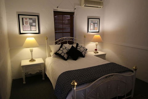Dempster Cottage - Tourism Gold Coast 2