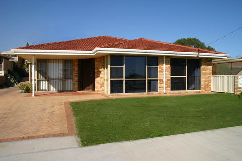 Denison Waterfront - Tourism Gold Coast 0