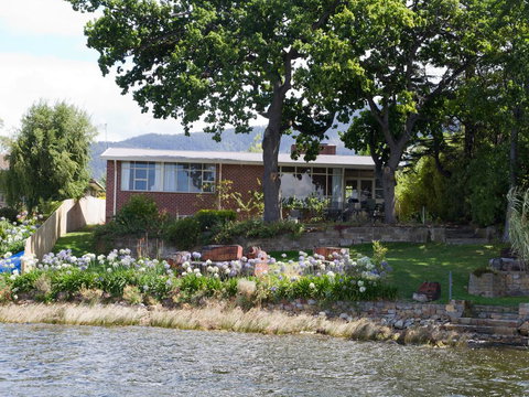 Derwent Hideaway - Tourism Gold Coast 0