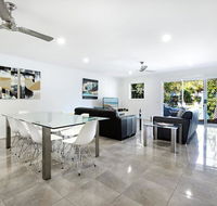 Diamond Beach 3 Bedroom Poolside Apartment - Tourism Gold Coast