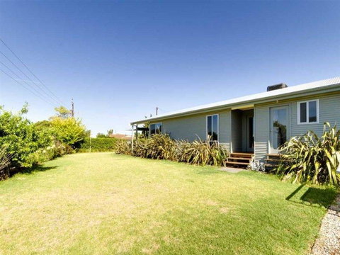 Do Drop Inn - Tourism Gold Coast 1