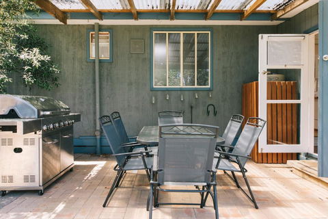 DOVESTONES BY THE SEA - INVERLOCH - Tourism Gold Coast 1