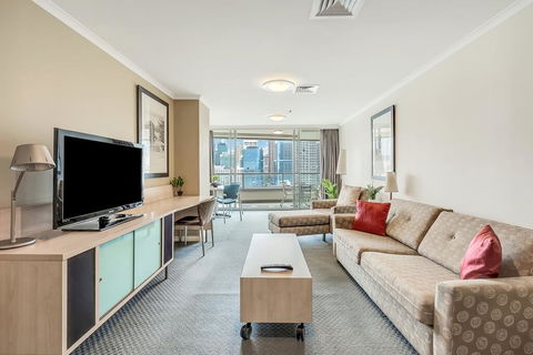 DREAM HARBOUR VIEW 2 BRM // GYM, POOL And PARKING - Tourism Gold Coast 1