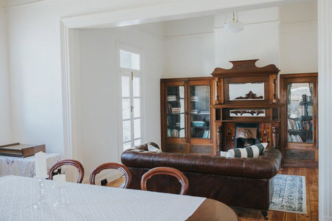 Dubuque Bed And Breakfast - Gold Coast 1