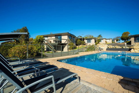 Eagle Heights Holiday Units - Tourism Gold Coast 0