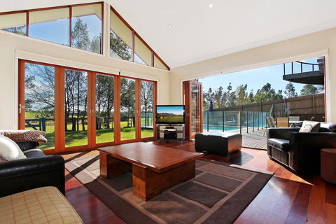 Eagles Landing - Tourism Gold Coast 1