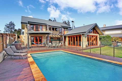 Eagles Landing - Tourism Gold Coast 0