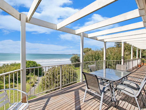 East Beach House - Tourism Gold Coast 0