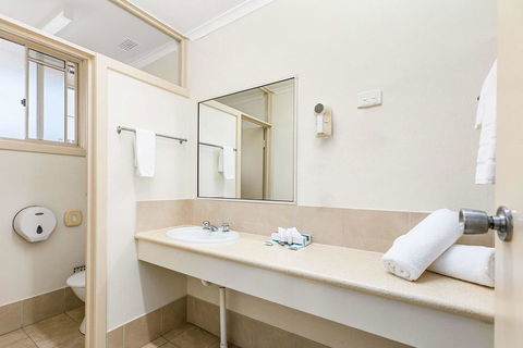 Econo Lodge Park Lane - Tourism Gold Coast 3