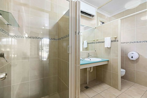 Econo Lodge Park Lane - Tourism Gold Coast 2