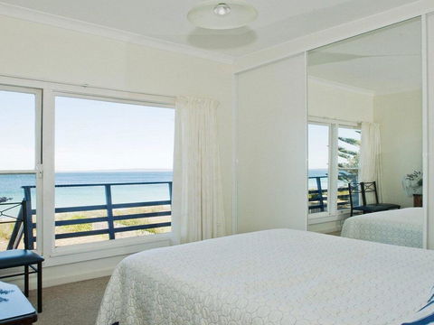 Eden On The Beach - Beachside Getaway - Tourism Gold Coast 3