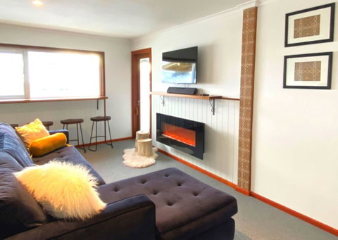 Eiger Chalet - Tourism Gold Coast 1