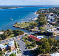Elegant Waterfront Gem where the Ocean meets the Canal - Tourism Gold Coast