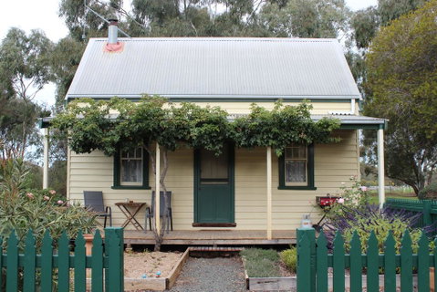 Elinike Guest Cottages - Tourism Gold Coast 3