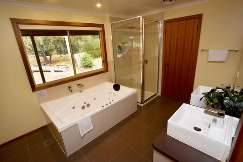 Ellimata Holiday Cottage - Tourism Gold Coast 1