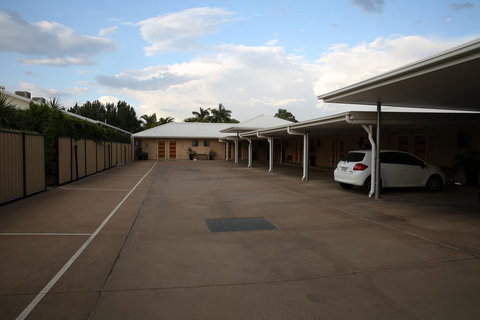 Emerald Central Palms Motel - Gold Coast 1