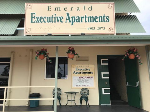 Emerald Executive Apartments - Gold Coast 2