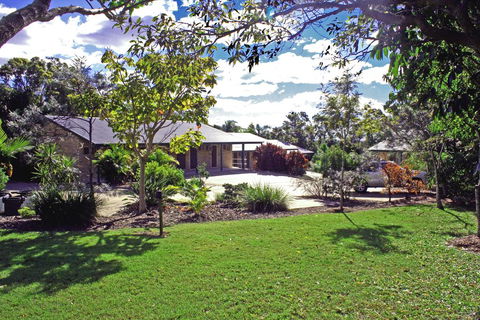 Emeraldene Inn & Eco-Lodge - Tourism Gold Coast 0