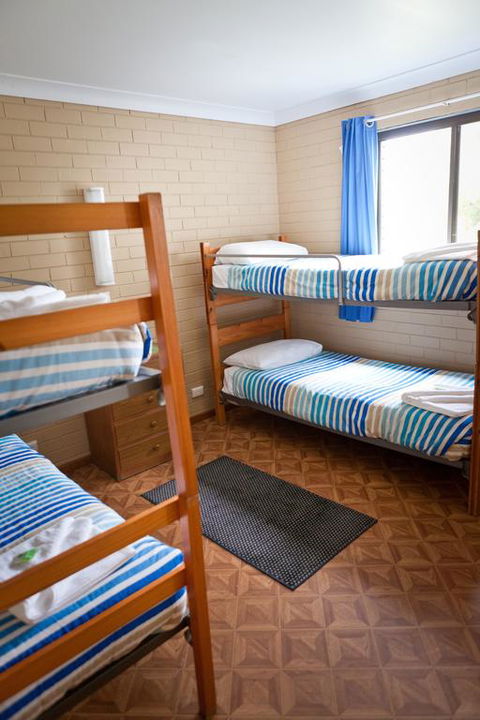 Emu Beach Chalets - Tourism Gold Coast 3